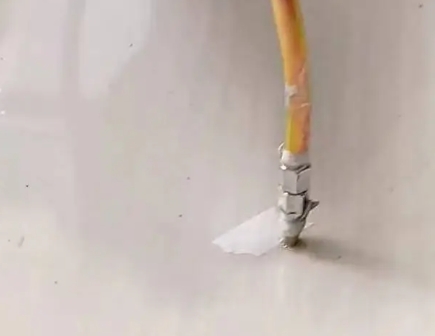 杜集瓷砖空鼓维修公司专业解答在瓷砖铺贴过程中，如果使用的砂料过粗（如全部使用了粗砂），可能会导致以下问题